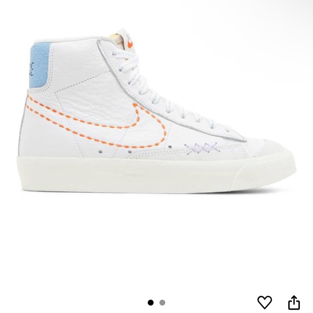 Nike
Blazer Mid '77 "Nike 101" sneakers